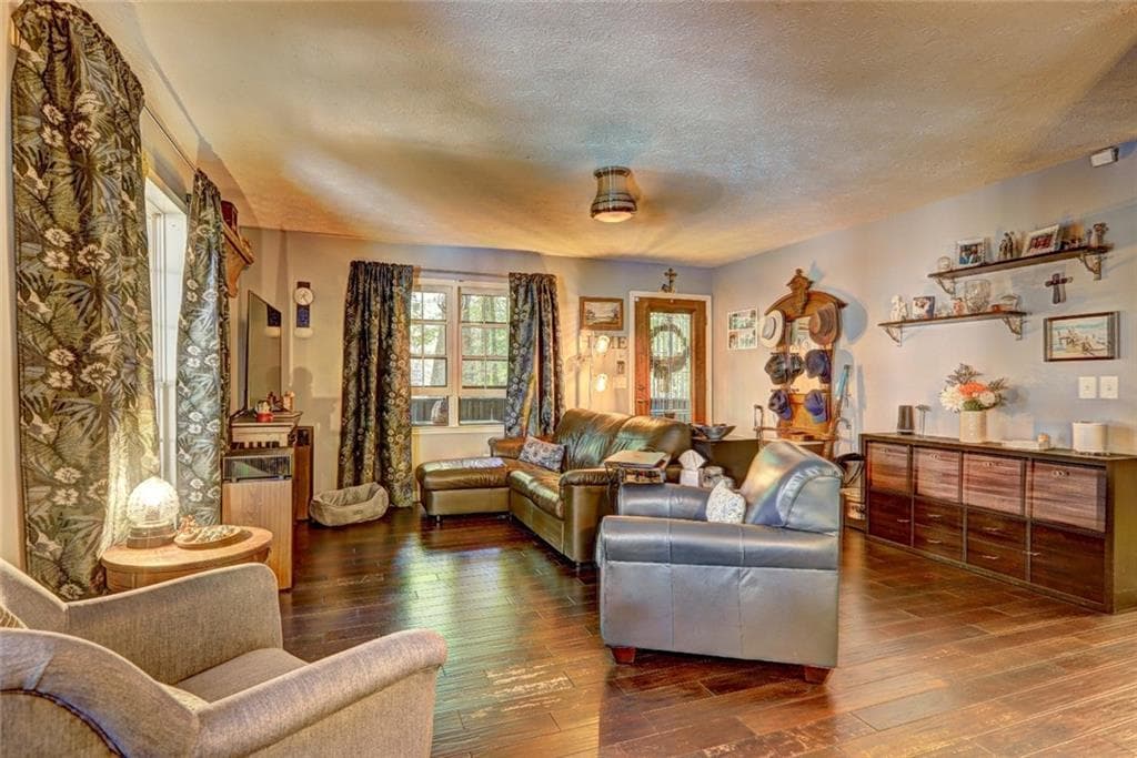 3 bedroom, 3 bathroom, 2,456 sq ft single family residence for sale at 346 DOCK LATHEM Trail, Ball Ground, GA 30107 — photo 4