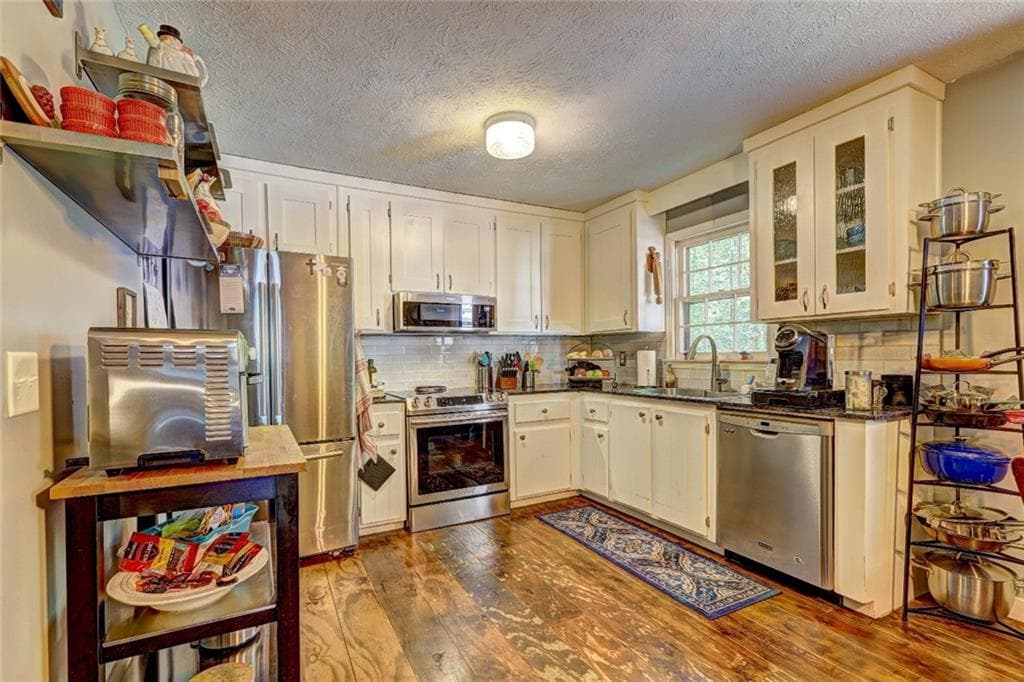 3 bedroom, 3 bathroom, 2,456 sq ft single family residence for sale at 346 DOCK LATHEM Trail, Ball Ground, GA 30107 — photo 5