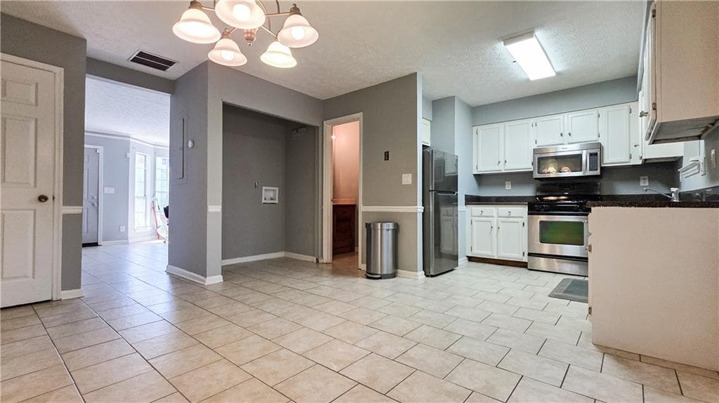 2 bedroom, 3 bathroom, 1,292 sq ft townhouse for rent at 1040 Huntington Trace, Smyrna, GA 30082 for $1,800 a month — photo 5