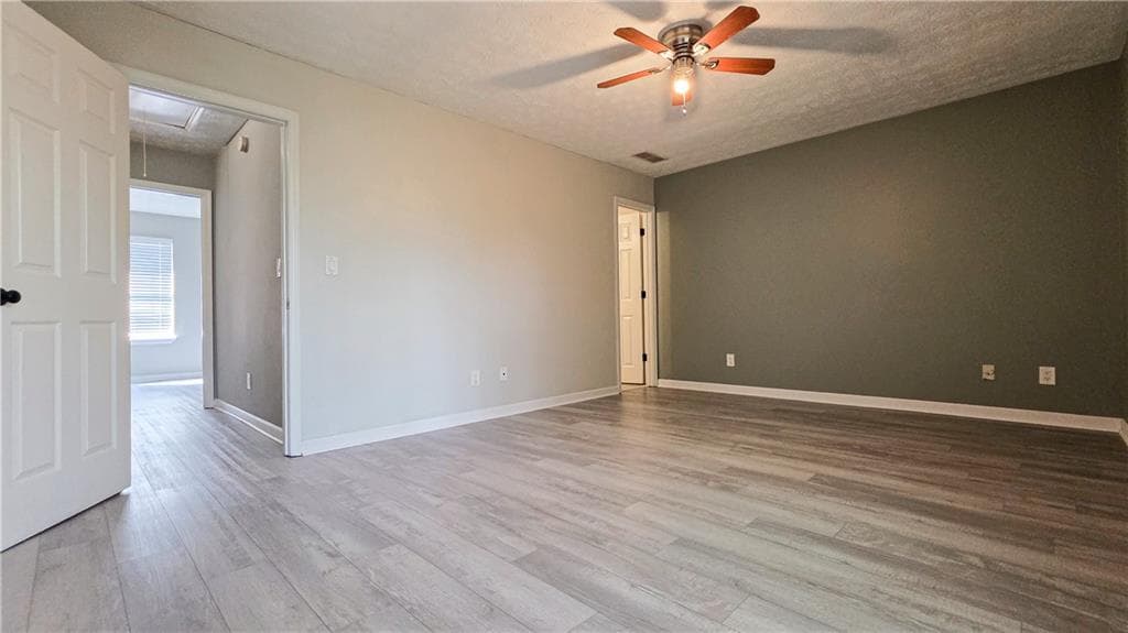 2 bedroom, 3 bathroom, 1,292 sq ft townhouse for rent at 1040 Huntington Trace, Smyrna, GA 30082 for $1,800 a month — photo 8