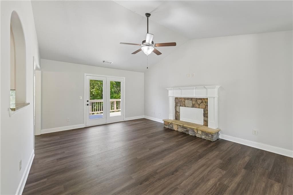 4 bedroom, 3 bathroom, 2,200 sq ft single family residence under contract at 410 Redtail Road, Jefferson, GA 30549 — photo 3