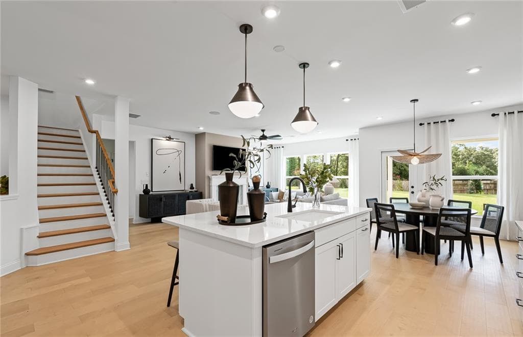 4 bedroom, 3 bathroom, 2,869 sq ft single family residence for sale at 7294 Thistle Down Way, Flowery Branch, GA 30542 — photo 8