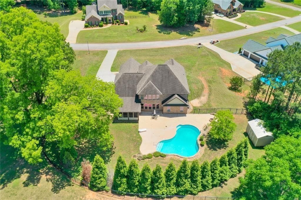 5 bedroom, 4 bathroom, 4,162 sq ft single family residence for sale at 209 Enfield Lane, Mcdonough, GA 30252 — photo 2