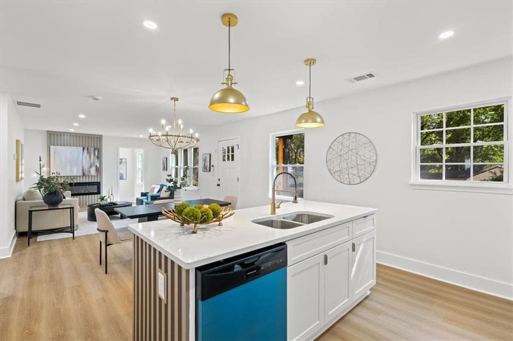 3 bedroom, 2 bathroom, 1,691 sq ft single family residence for sale at 1105 Edgefield Drive, Atlanta, GA 30310 — photo 7
