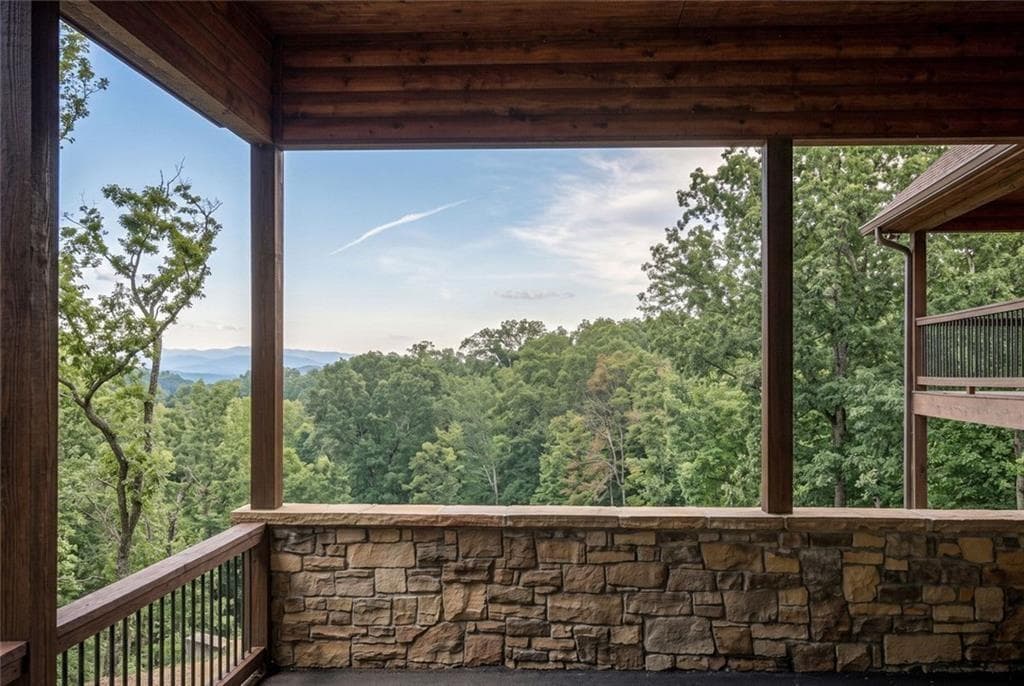 4 bedroom, 3 bathroom, 3,004 sq ft single family residence for sale at 175 Stuart Drive, Mineral Bluff, GA 30559 — photo 5