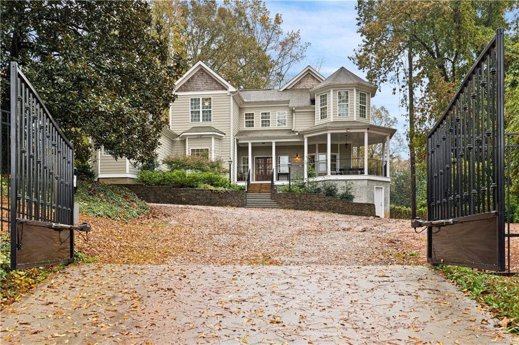 5 bedroom, 4 bathroom, 4,723 sq ft single family residence for sale at 1125 Custer Avenue, Atlanta, GA 30316 — photo 2
