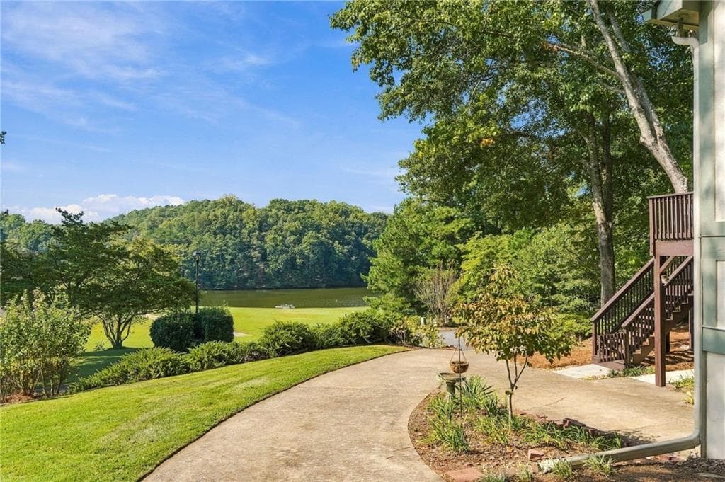 4 bedroom, 4 bathroom, 3,131 sq ft single family residence for sale at 1508 Lake Koinonia Drive, Woodstock, GA 30189 — photo 5