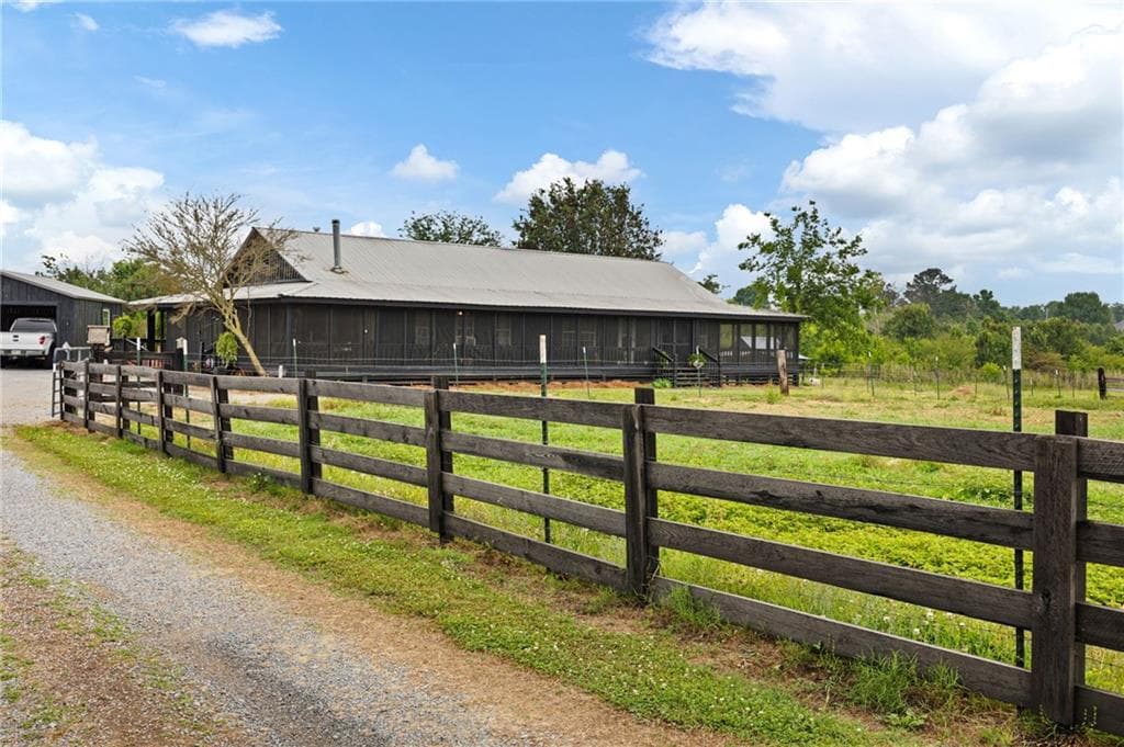 5 bedroom, 3 bathroom, 3,400 sq ft single family residence for sale at 215 Erwin Road, Adairsville, GA 30103 — photo 3