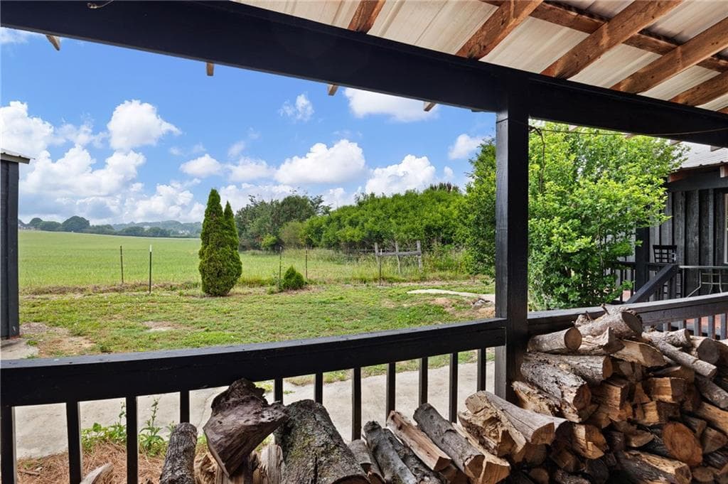 5 bedroom, 3 bathroom, 3,400 sq ft single family residence for sale at 215 Erwin Road, Adairsville, GA 30103 — photo 6
