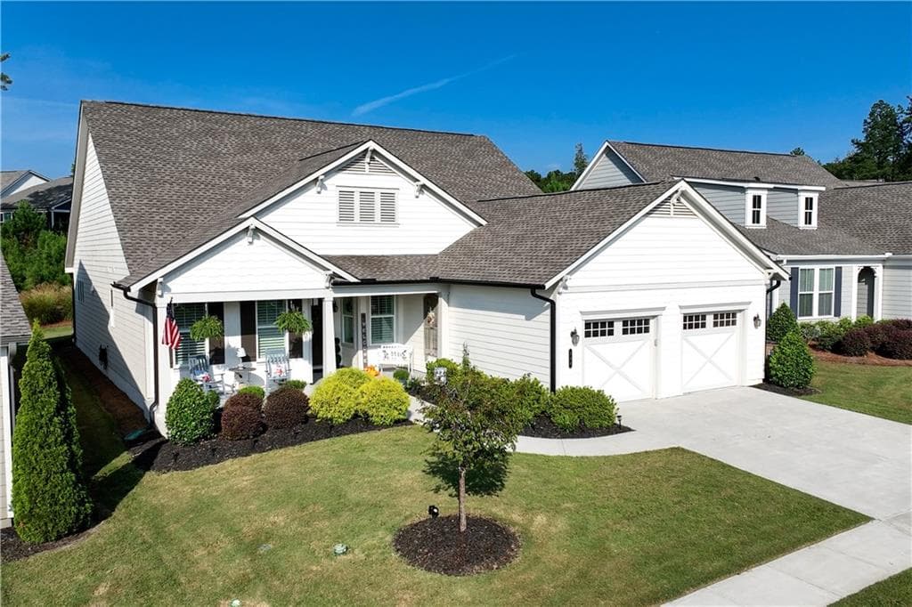 3 bedroom, 4 bathroom, 2,593 sq ft single family residence for sale at 236 Chatuge Drive, Hoschton, GA 30548 — photo 1 of 48