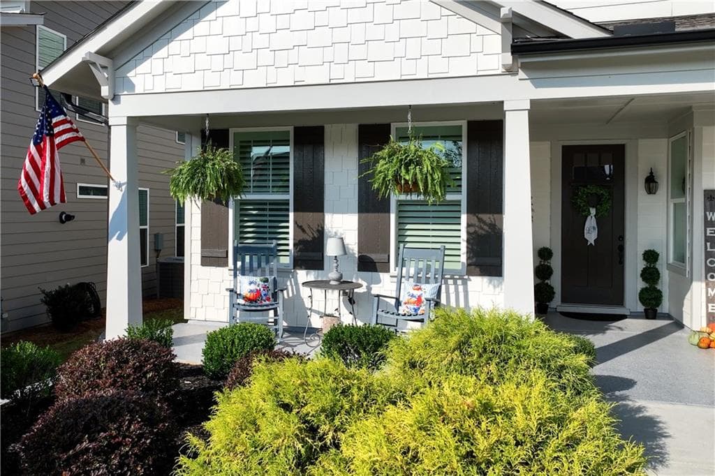 3 bedroom, 4 bathroom, 2,593 sq ft single family residence for sale at 236 Chatuge Drive, Hoschton, GA 30548 — photo 4