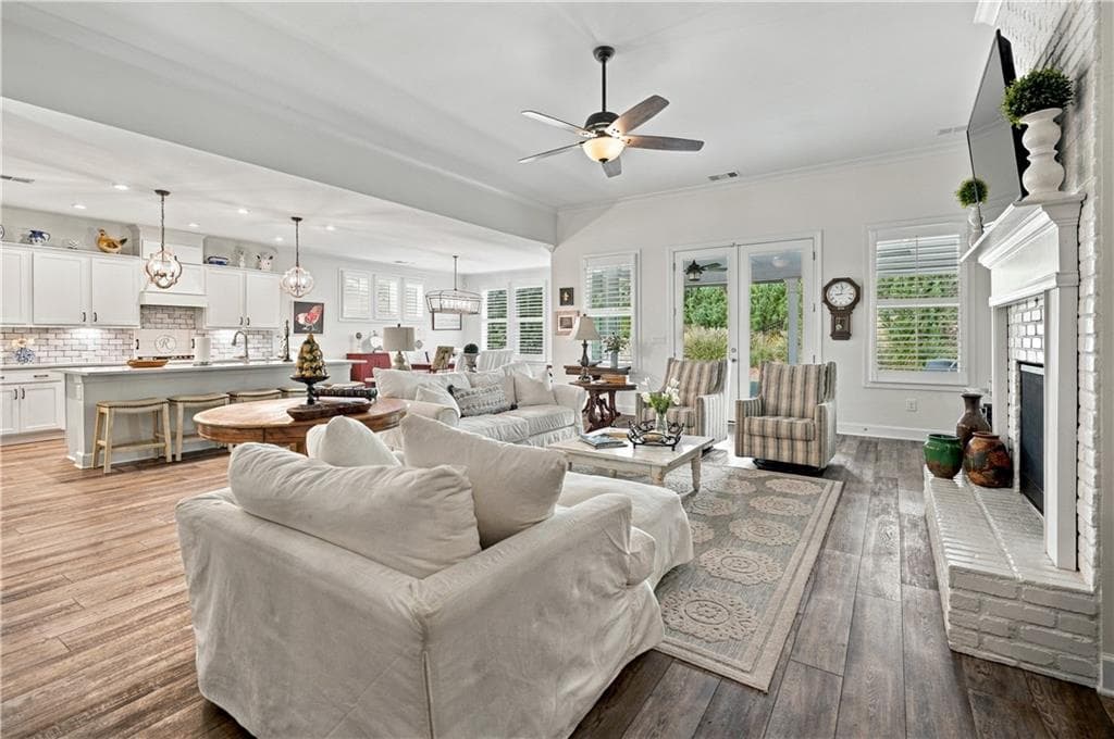 3 bedroom, 4 bathroom, 2,593 sq ft single family residence for sale at 236 Chatuge Drive, Hoschton, GA 30548 — photo 9