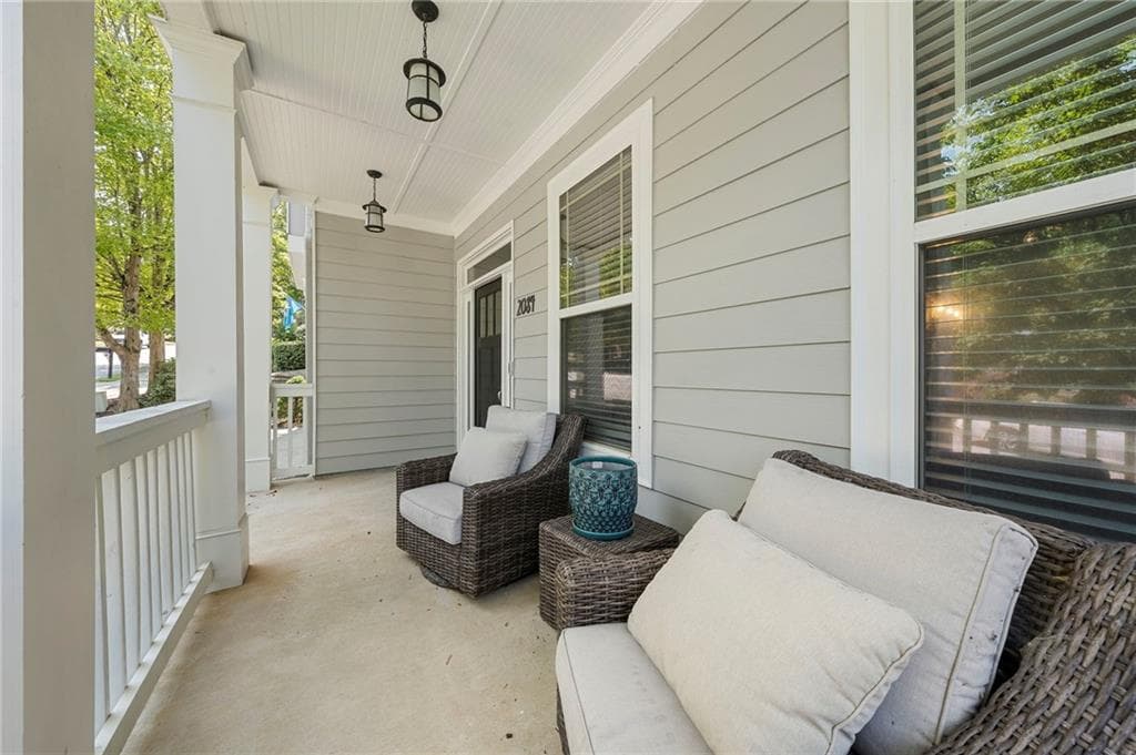 4 bedroom, 3 bathroom, 3,175 sq ft single family residence under contract at 2084 Hatteras Way, Atlanta, GA 30318 — photo 4