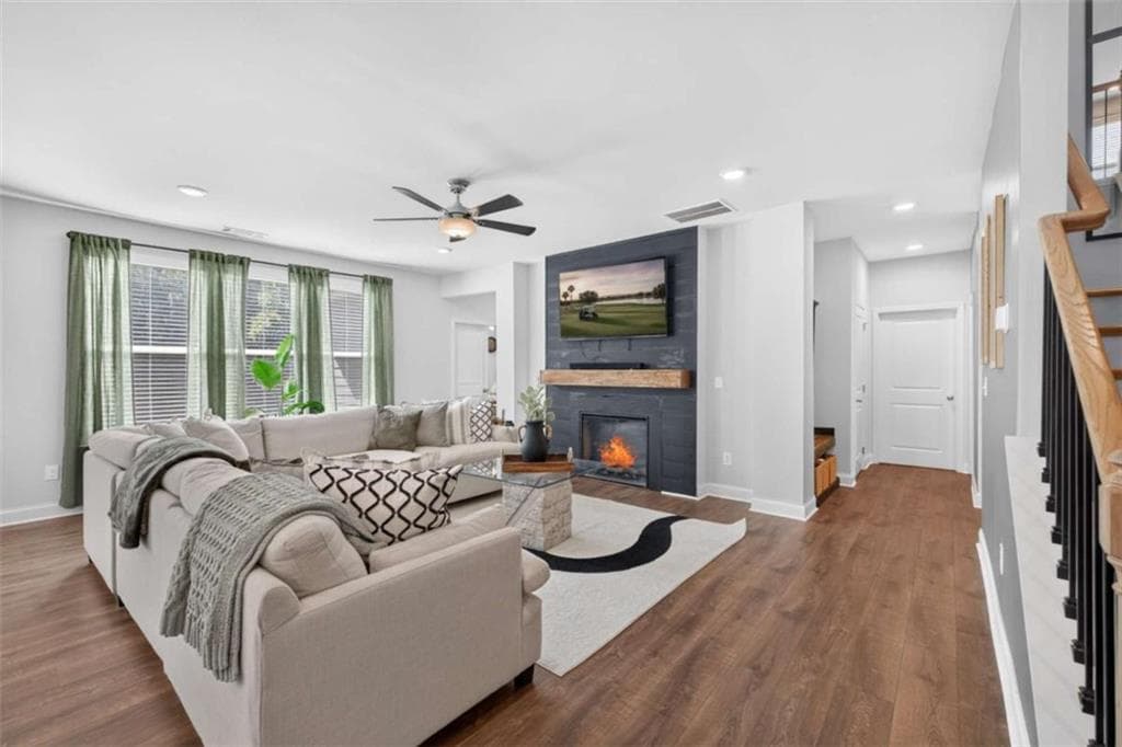 4 bedroom, 4 bathroom, 3,249 sq ft single family residence for sale at 130 Peachwood Lane, Homer, GA 30547 — photo 4