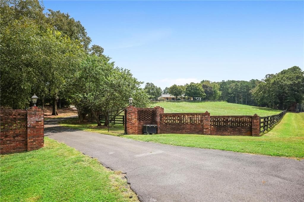 4 bedroom, 4 bathroom, 4,212 sq ft single family residence for sale at 4998 Old Dalton Road, Rome, GA 30165 — photo 4