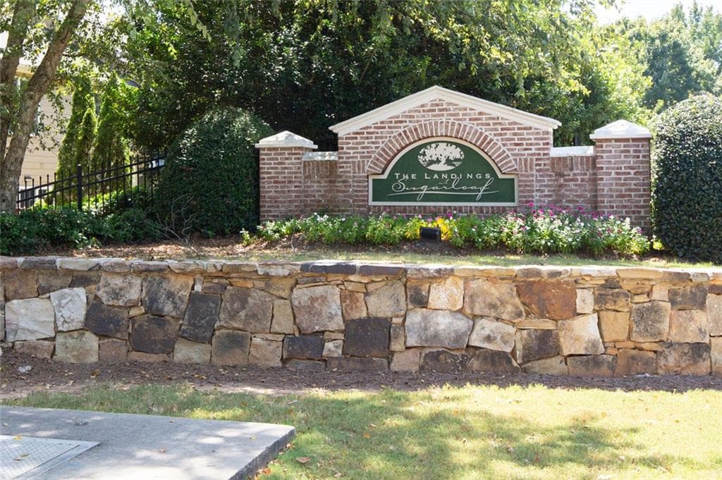 3 bedroom, 4 bathroom, 2,033 sq ft townhouse for rent at 2122 Meadow Peak Road, Duluth, GA 30097 for $1,950 a month — photo 2