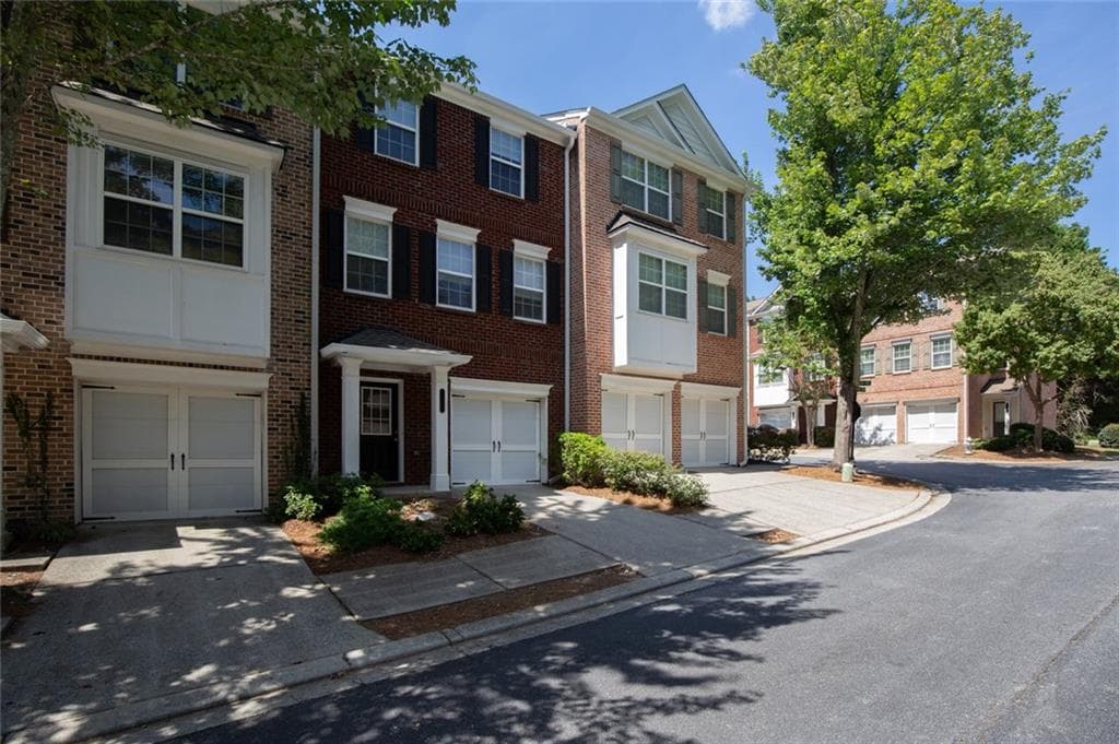 3 bedroom, 4 bathroom, 2,033 sq ft townhouse for rent at 2122 Meadow Peak Road, Duluth, GA 30097 for $1,950 a month — photo 4