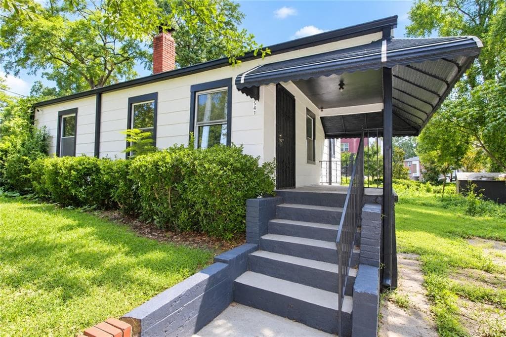 3 bedroom, 1 bathroom, 980 sq ft single family residence for sale at 541 W Lake Avenue, Atlanta, GA 30318 — photo 2