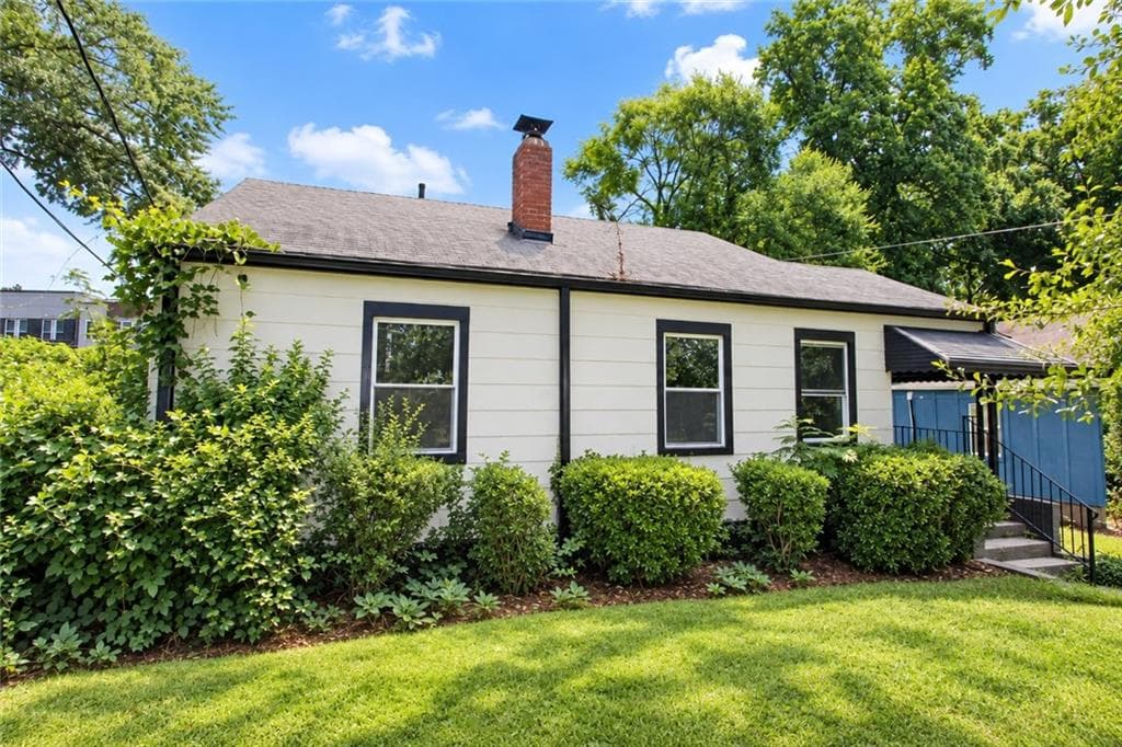 3 bedroom, 1 bathroom, 980 sq ft single family residence for sale at 541 W Lake Avenue, Atlanta, GA 30318 — photo 5