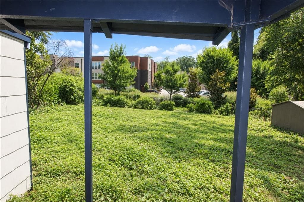 3 bedroom, 1 bathroom, 980 sq ft single family residence for sale at 541 W Lake Avenue, Atlanta, GA 30318 — photo 10