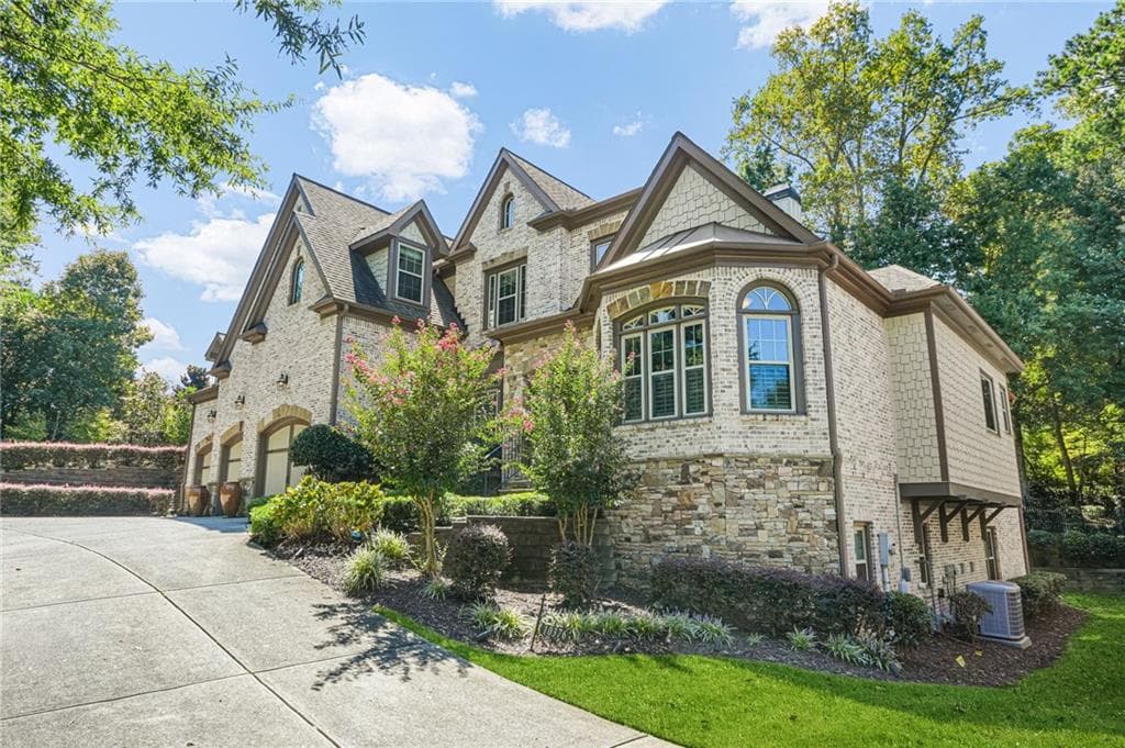 6 bedroom, 6 bathroom, 5,859 sq ft single family residence for sale at 10376 Royal Terrace, Alpharetta, GA 30022 — photo 3