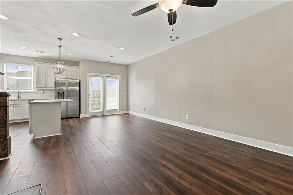 3 bedroom, 3 bathroom, 1,403 sq ft townhouse for sale at 6449 Scudders Drive, Lithonia, GA 30058 — photo 5