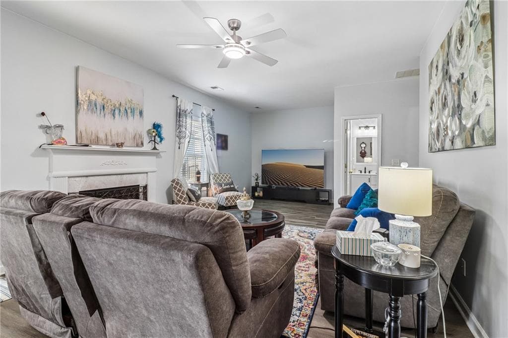 4 bedroom, 3 bathroom, 2,270 sq ft single family residence for sale at 117 Brookvalley Crossing, Dallas, GA 30157 — photo 5