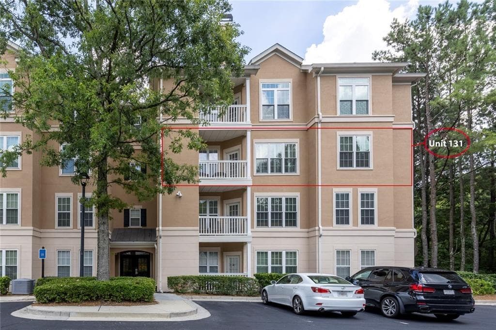 2 bedroom, 2 bathroom, 1,280 sq ft condominium for sale at 131 Ashford Circle 131, Dunwoody, GA 30338 — photo 2
