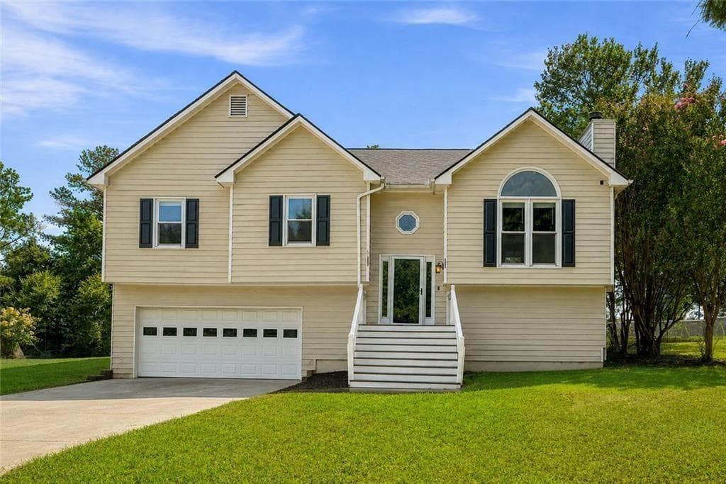 3 bedroom, 3 bathroom, 1,848 sq ft single family residence for sale at 13 Stonecreek Drive, Cartersville, GA 30120 — photo 1 of 31