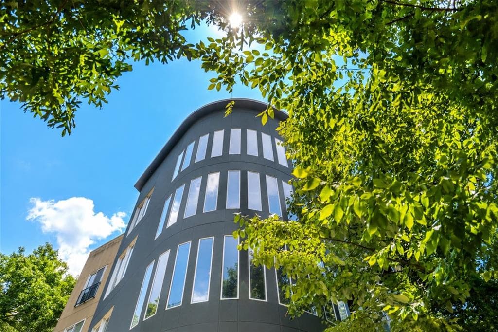 1 bedroom, 1 bathroom, 746 sq ft condominium for sale at 140 Alden Avenue 305, Atlanta, GA 30309 — photo 8