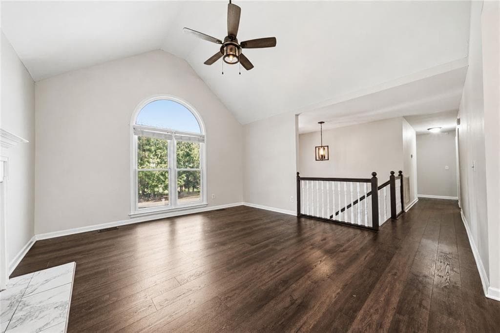 3 bedroom, 3 bathroom, 1,848 sq ft single family residence for sale at 13 Stonecreek Drive, Cartersville, GA 30120 — photo 2