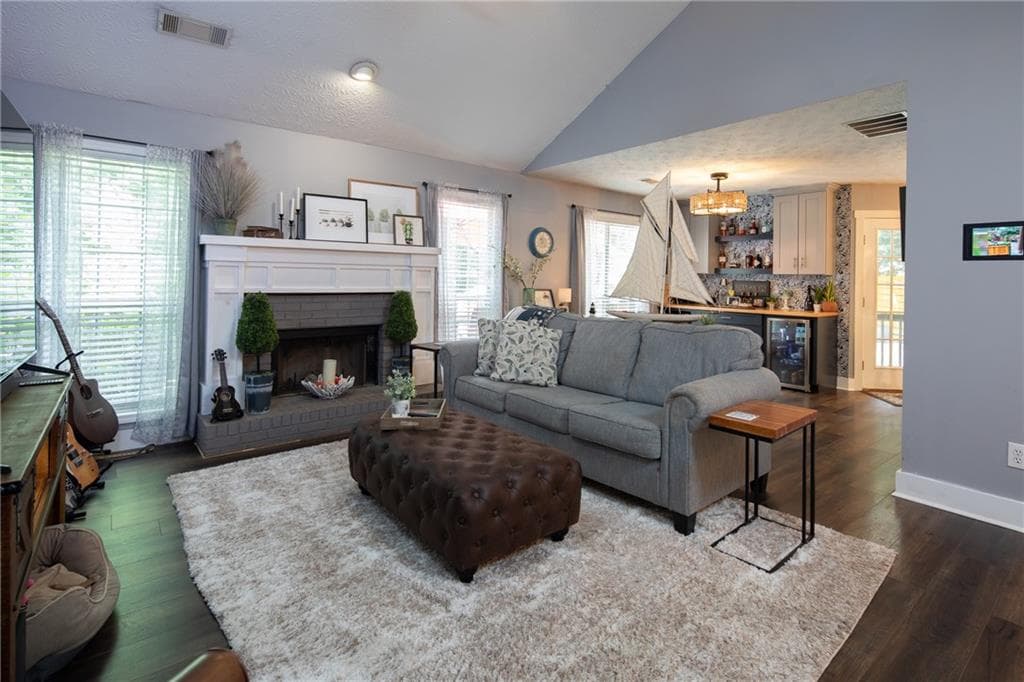 3 bedroom, 2 bathroom, 1,496 sq ft single family residence under contract at 4068 Tiffany Rae Cove, Buford, GA 30519 — photo 5