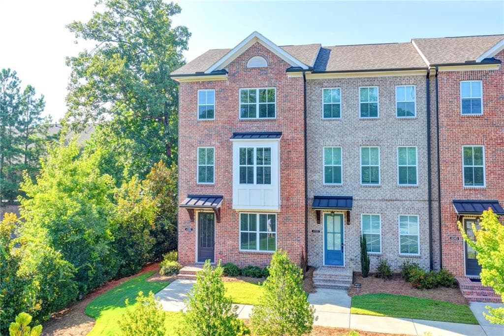 3 bedroom, 4 bathroom, 1,903 sq ft townhouse under contract at 4365 Sims Park Overlook, Suwanee, GA 30024 — photo 2