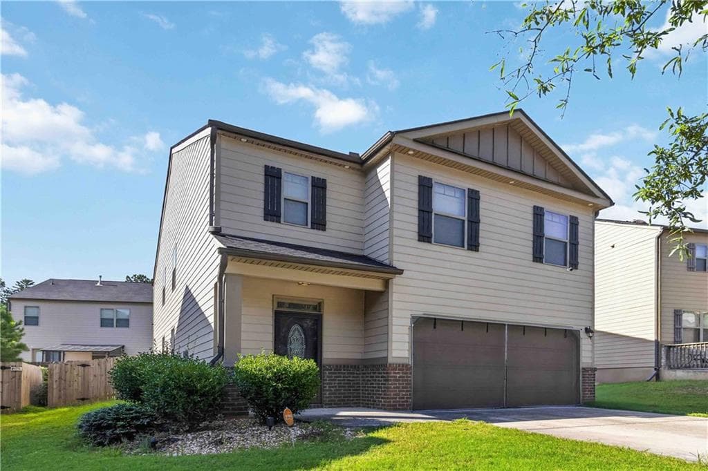 5 bedroom, 3 bathroom, 2,540 sq ft single family residence for sale at 3744 Hampshire Walk, Atlanta, GA 30331 — photo 3