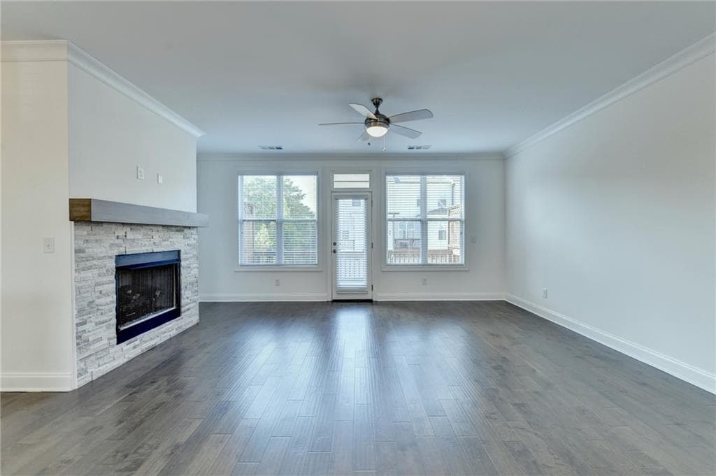 3 bedroom, 4 bathroom, 1,903 sq ft townhouse under contract at 4365 Sims Park Overlook, Suwanee, GA 30024 — photo 4