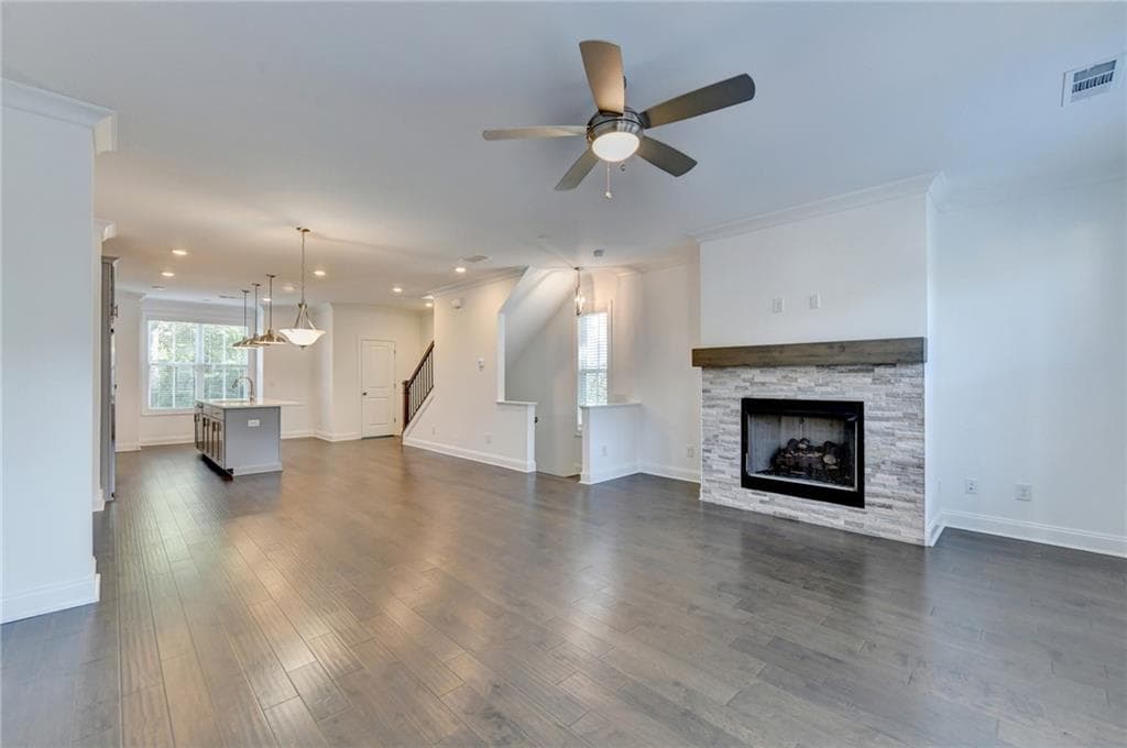 3 bedroom, 4 bathroom, 1,903 sq ft townhouse under contract at 4365 Sims Park Overlook, Suwanee, GA 30024 — photo 7