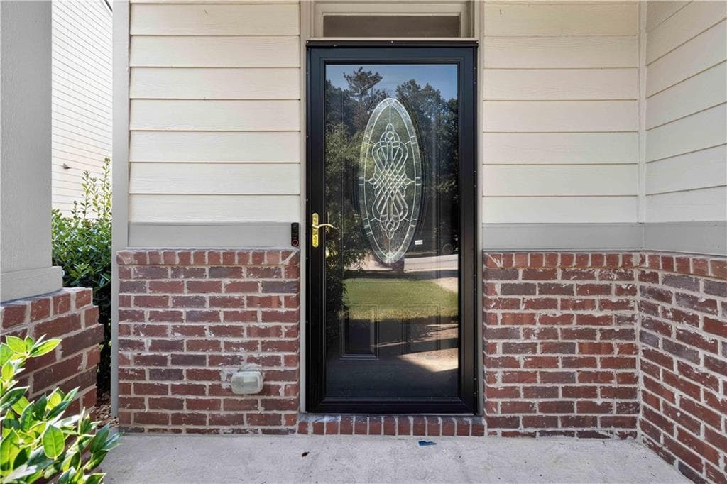 5 bedroom, 3 bathroom, 2,540 sq ft single family residence for sale at 3744 Hampshire Walk, Atlanta, GA 30331 — photo 4