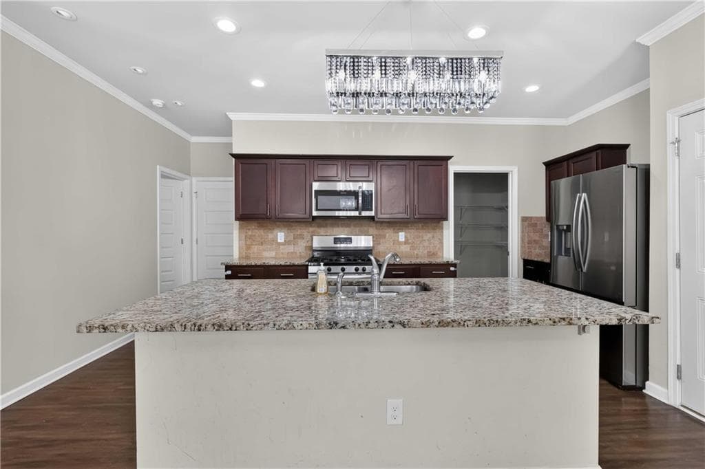 5 bedroom, 3 bathroom, 2,540 sq ft single family residence for sale at 3744 Hampshire Walk, Atlanta, GA 30331 — photo 10