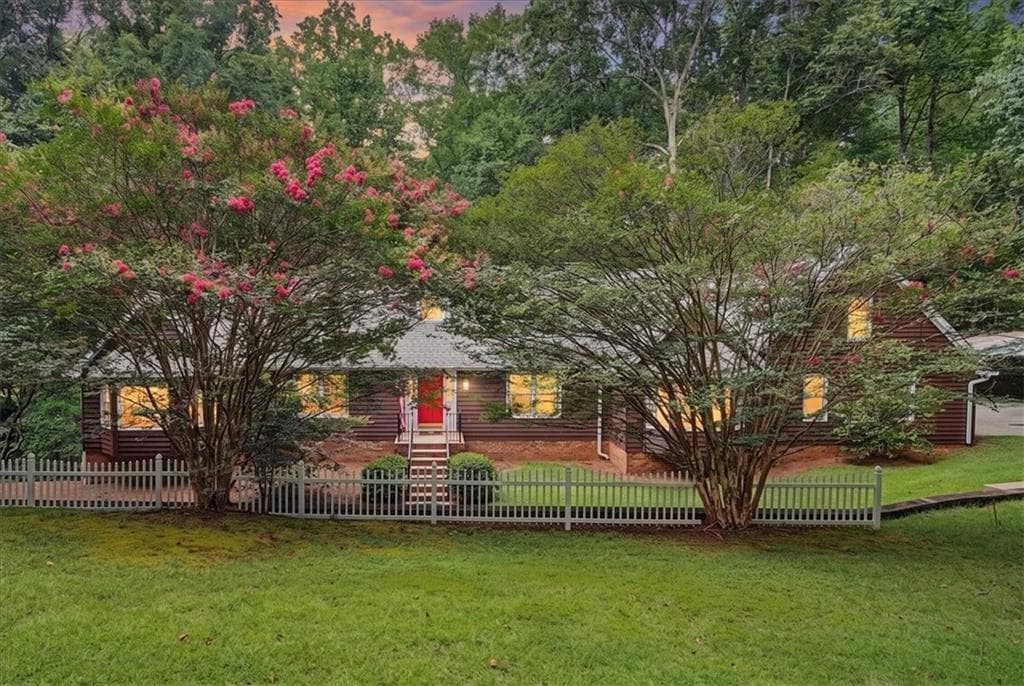 5 bedroom, 6 bathroom, 6,863 sq ft single family residence for sale at 1244 Timberland Drive, Marietta, GA 30067 — photo 2
