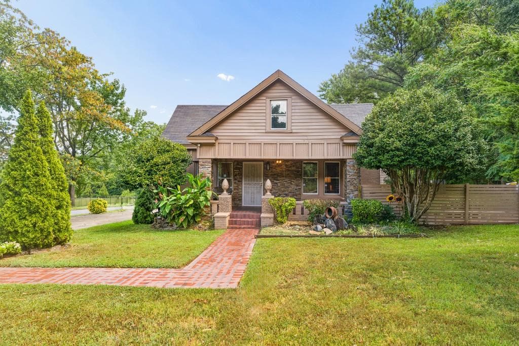 3 bedroom, 2 bathroom, 2,251 sq ft single family residence for sale at 2910 Old Jonesboro Road, Atlanta, GA 30315