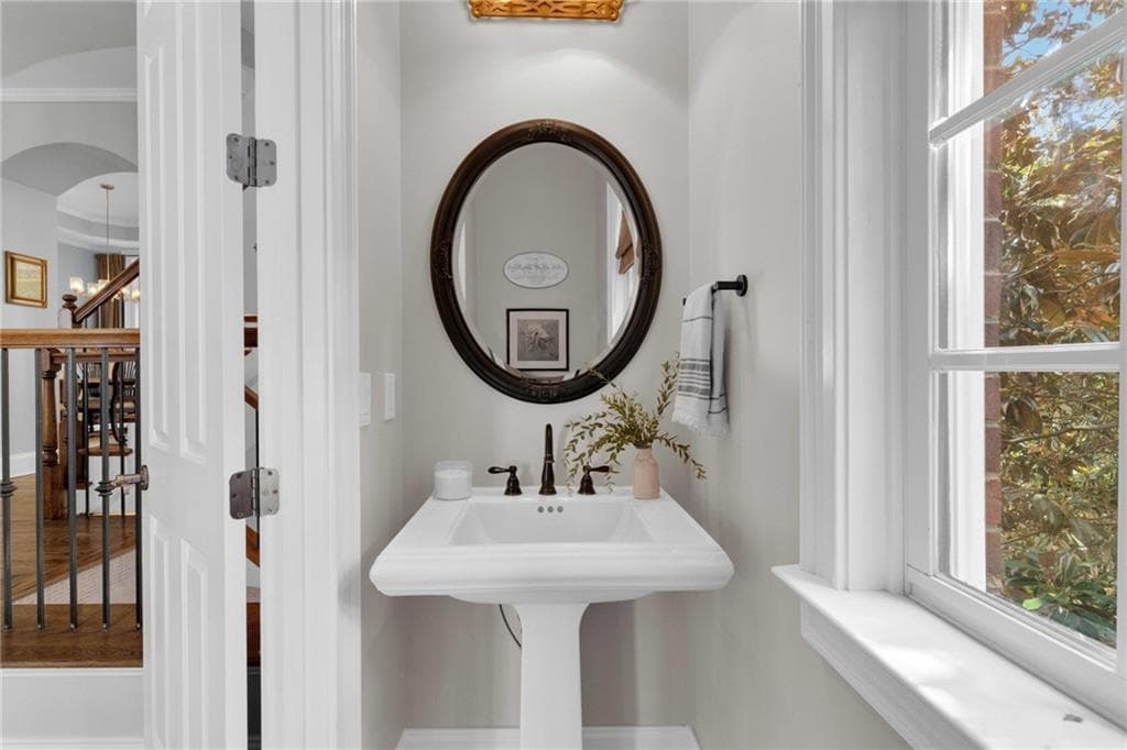 3 bedroom, 4 bathroom, 3,400 sq ft townhouse under contract at 5935 Reddington Way, Sandy Springs, GA 30328 — photo 9