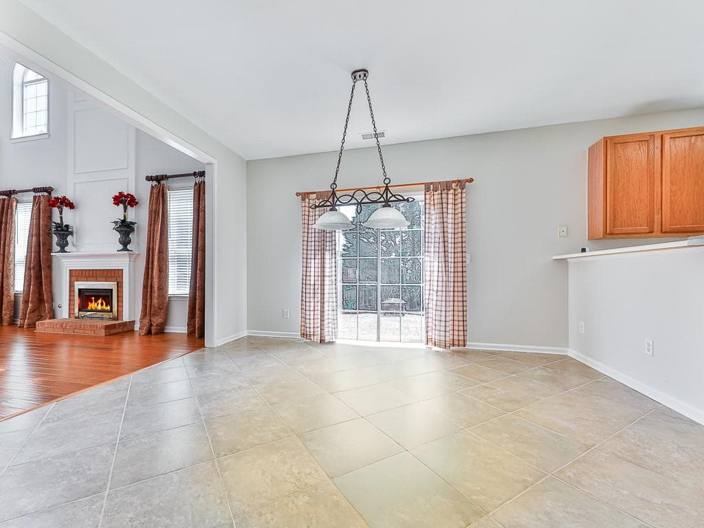 4 bedroom, 3 bathroom, 2,321 sq ft single family residence for sale at 9835 Lakefall Court, Villa Rica, GA 30180 — photo 9