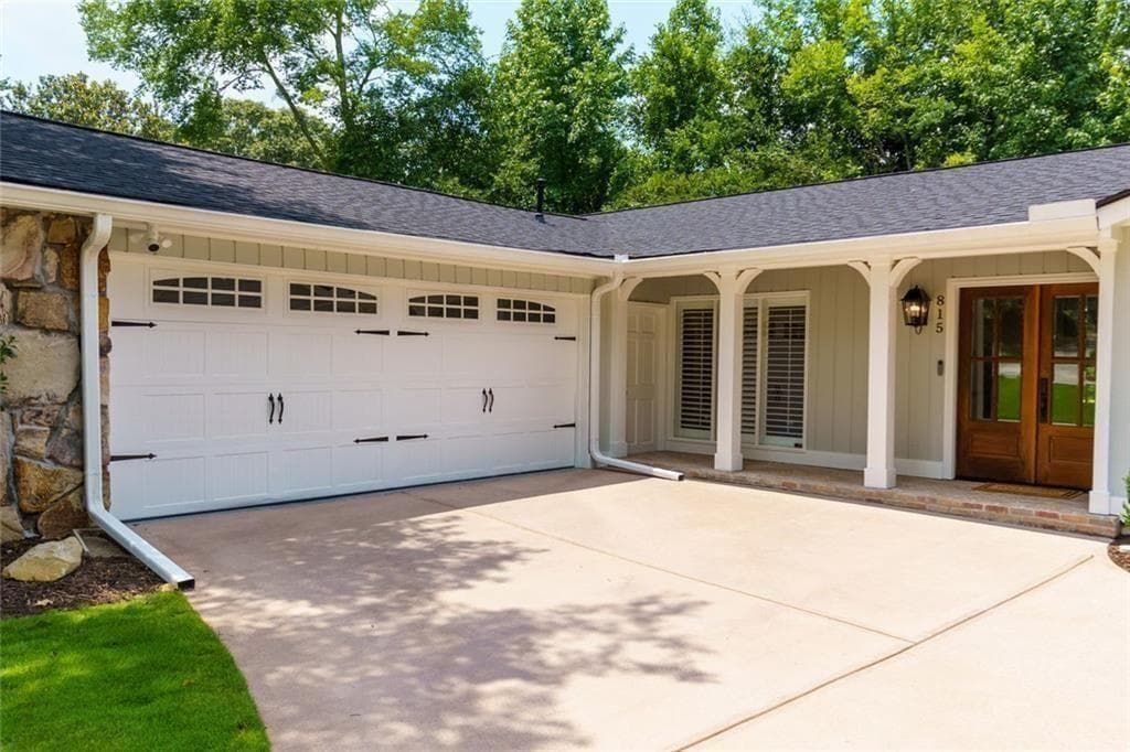 4 bedroom, 3 bathroom, 2,264 sq ft single family residence under contract at 815 Fairfield Drive, Marietta, GA 30068 — photo 4