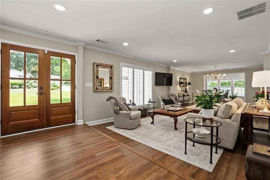 4 bedroom, 3 bathroom, 2,264 sq ft single family residence under contract at 815 Fairfield Drive, Marietta, GA 30068 — photo 7