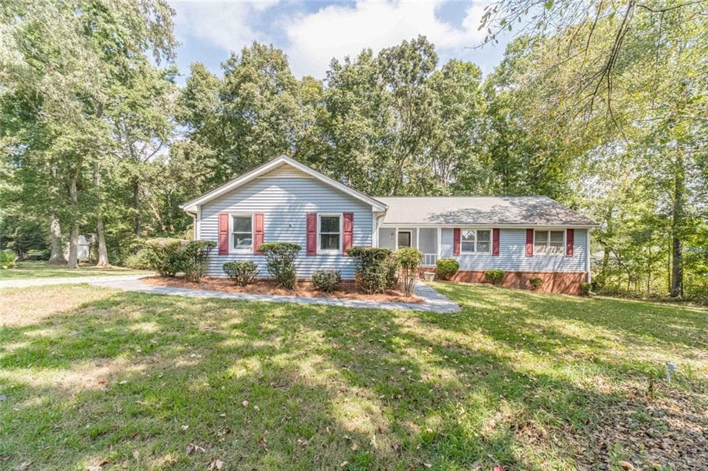3 bedroom, 2 bathroom, 1,731 sq ft single family residence under contract at 3102 Skyland Drive, Snellville, GA 30078