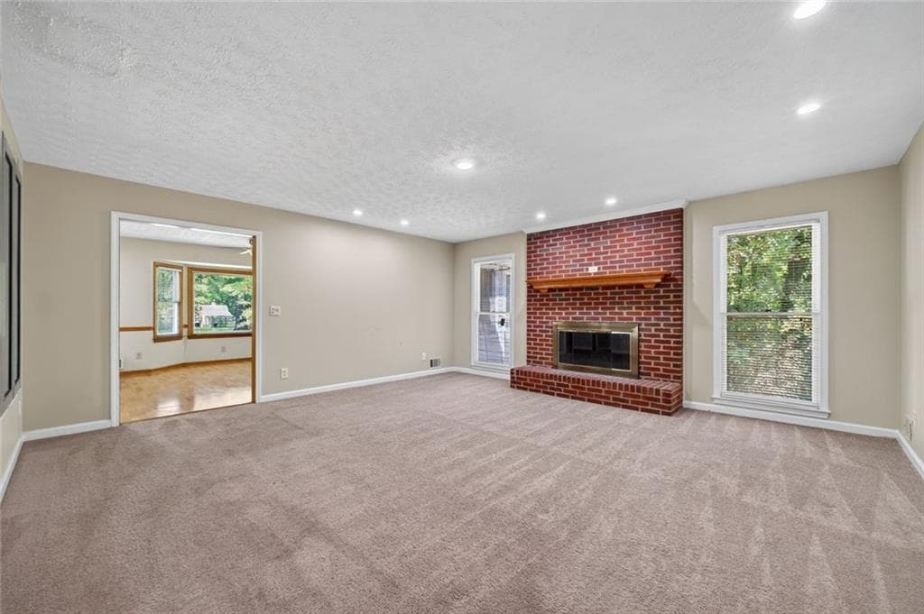3 bedroom, 2 bathroom, 1,731 sq ft single family residence under contract at 3102 Skyland Drive, Snellville, GA 30078 — photo 2