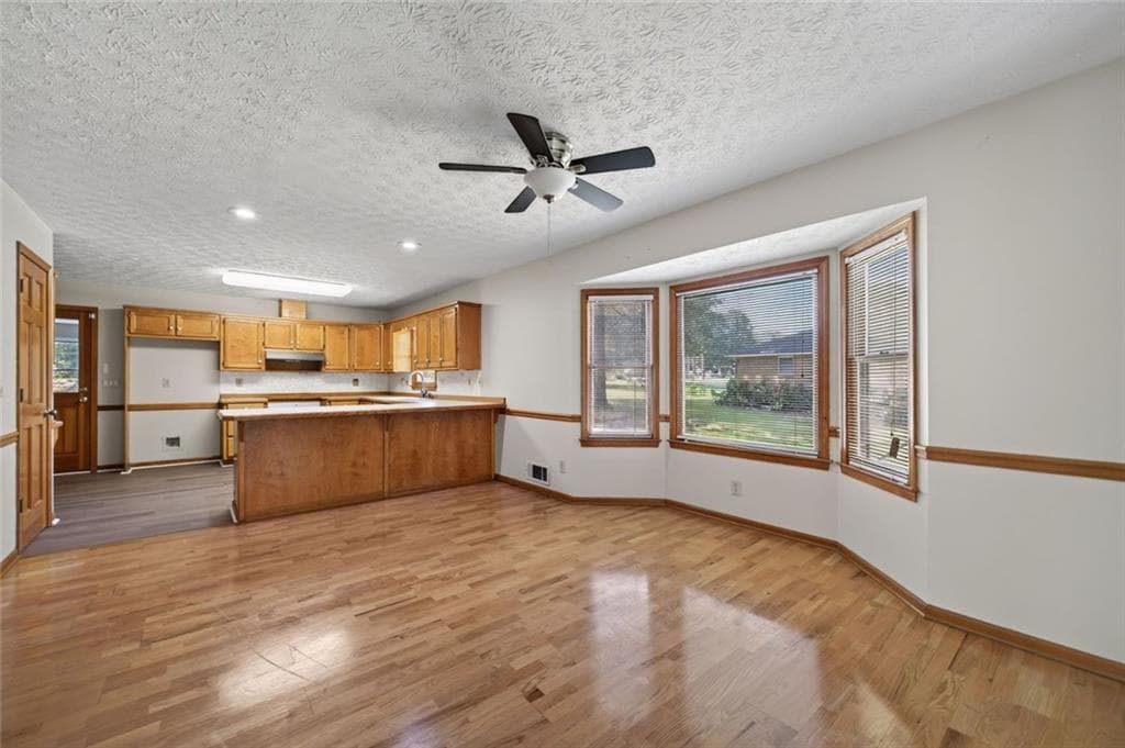3 bedroom, 2 bathroom, 1,731 sq ft single family residence under contract at 3102 Skyland Drive, Snellville, GA 30078 — photo 6
