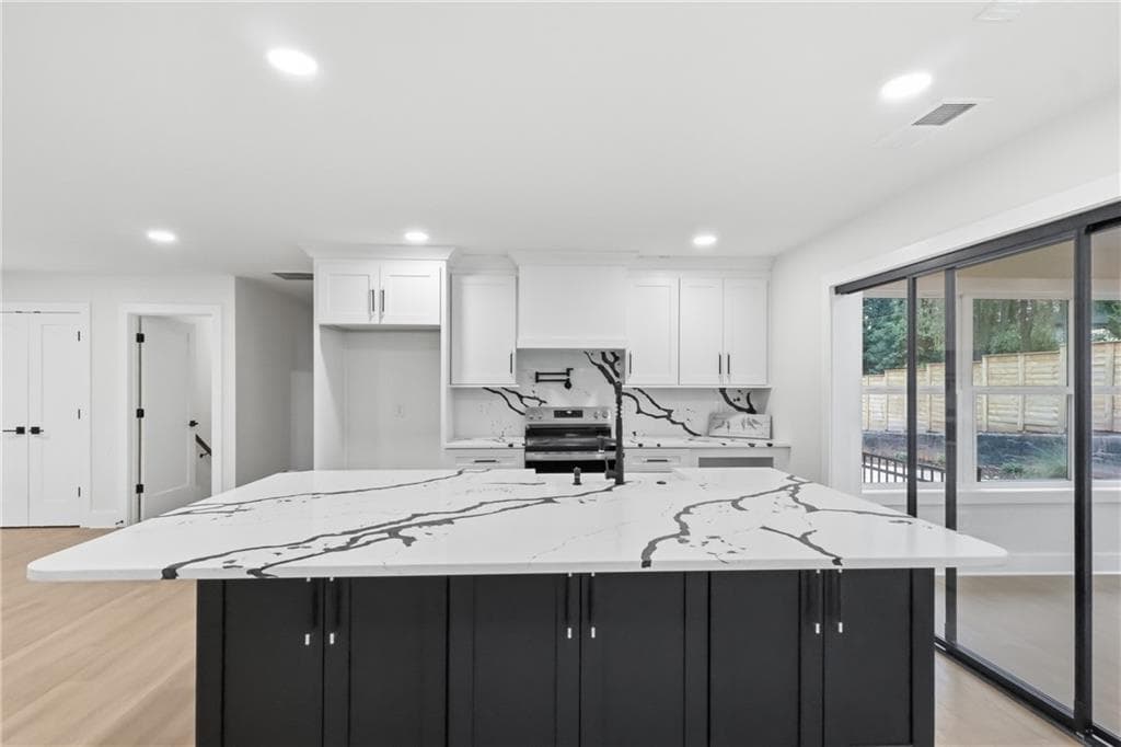 5 bedroom, 6 bathroom, 3,328 sq ft single family residence for sale at 1447 Skyhaven Road, Atlanta, GA 30316 — photo 6
