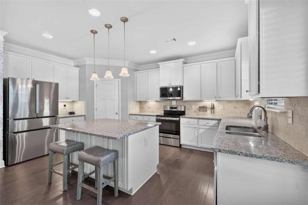 5 bedroom, 3 bathroom, 3,194 sq ft single family residence under contract at 740 Jefferson Boulevard, Jefferson, GA 30549 — photo 9