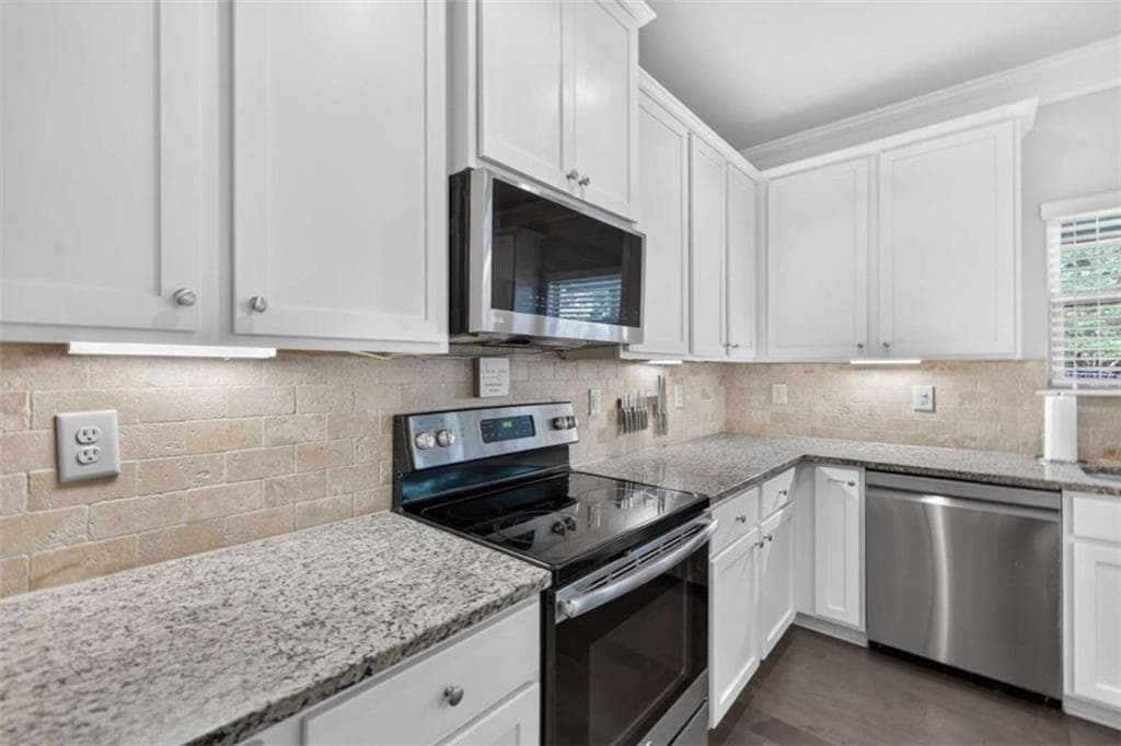 5 bedroom, 3 bathroom, 3,194 sq ft single family residence under contract at 740 Jefferson Boulevard, Jefferson, GA 30549 — photo 10